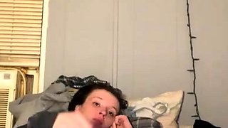 Amateur Foot Fetish Girlfriend Sucks and gives a Footjob