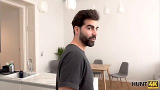 Hunt4k - the wrong door, but the right labia