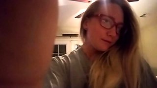 Amateur teen gives pov lapdance