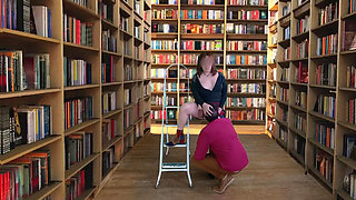 I Unexpectedly Give the Chemistry Teacher a Blowjob in the Library