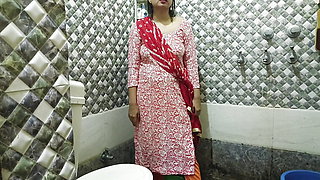 Indian Hot Mokrani Ki Chudai Malkin Se In Washroom