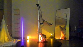 Sexy brunette wearing stockings masturbates webcam