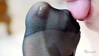 A Girlfriend Who Threatens to Cheat if You Don’t Cum Inside