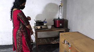 My aunty was cooking so I hugged her and started fucking her in the ass.