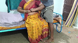 Young Man Has Sex with Desi Aunty