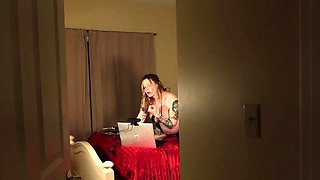 Bettie Bondage – Pregnant Mom Caught Camming