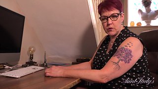 POV : Seducing Your Boss Babe Layla Bird