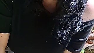Mature Lady Masturbating Outdoor While Dogging