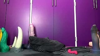 Blonde needs her toy for juicy pussy masturbation HD