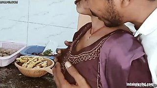 Desi Village Bhabhi Sucking Ane Fucking with Devar Big Cock