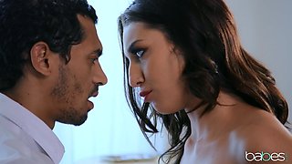 Tempting beauty Bella Rolland arousing xxx scene