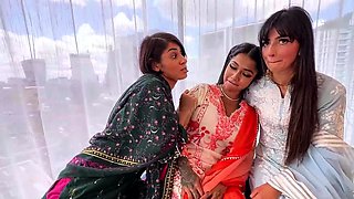 SAHARA KNITE - Desi Bhabhi Threesome