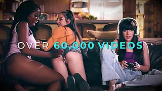 MOMMYS GIRL - Gamer Maya Woulfe Pauses Her Match To Play With Stepmom Taylor Gunners Pussy Instead