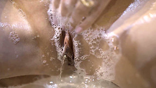 Deepthroat Queen: No Gag Reflex, Just