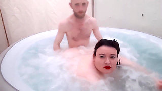 Fucking BBW in Hot Tub Doggy Style