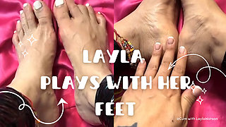 Rubbing my feet and play with my dildo