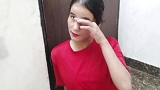 Bhabhi ko bathroom me jabar dasti chuchi pakad ke chod diya
