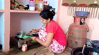 Aunty in a school uniform gives a wild experience