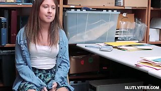 Sweet girl Dolly Leigh desired to bang a giant cock