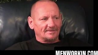 Tatted mature dude masturbates his fuck-stick alone