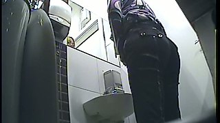Blonde chunky white lady filmed on hidden cam in the toiletroom