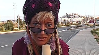 German Babe Playing with Her Pussy in Outdoor Show