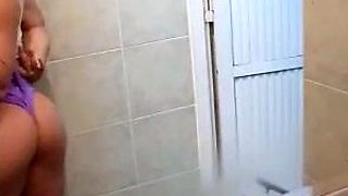 Amateur Latina Milf Masturbates on Cam