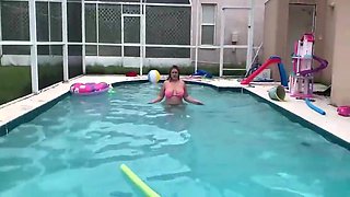 Gorgeous Tina Maid La Paisa Cleans The Pool And Sucks Dick! Caught By Neighbor 8 Min