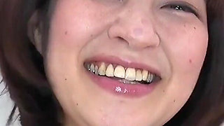 Arisa’s Bellybutton Twitches Under the Microscope on the Clinic Bed-wet, Stretched, Sucking and Begging for More.