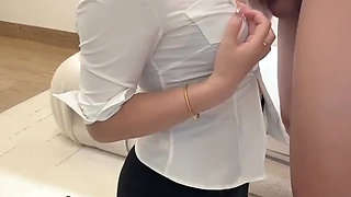 Come to the Inn: the Butler Who Enjoys Sex with Hotel Guests