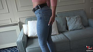 821 You're Tempted to Fuck Her