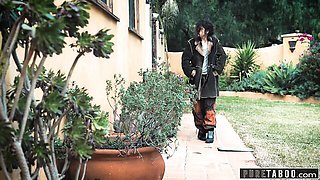 Watch pin-up Tommy Pistol and Victoria Voxxx's trailer