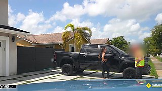 Elizabeth Skylar's car is broken so the mechanic fixes her pussy as well