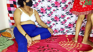 Desi Indian Bhabhi Ki Chhoti Stepsister Ki Chudai