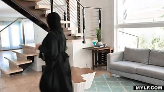 Arab cougar covets for young shaft- Kylie Kingston