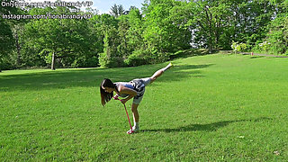 Public purk work out routine. Fiona Brandy Keeps body fit and clothes tight!