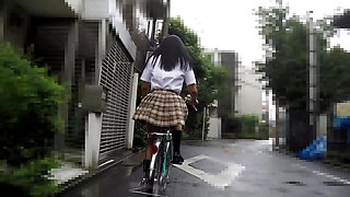 ※Viewing Caution※【Absolutely watch to the end】Video chasing young students in Japan 002