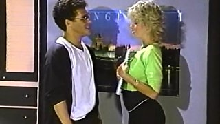 Gorgeous blonde housewife hardcore anal pounding in kitchen