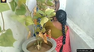 Desi Bhabi And Her Boyfriend Outdoor Sex In Shari