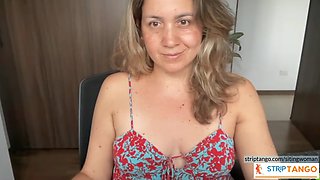 sitingwoman Online sex chat at stripTango