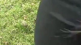 Latina En El Bosque Con Su Vecino Exhibiendo Su Culo Y Su Concha En Vestido Y Tangas