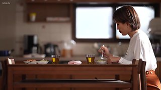 悔しさと虚しさを感じ、母親の愛情をその一身に感じようとして