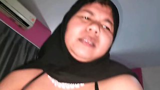 Hot Thai MILF Laila Gets Creampie in Cowgirl - Fat Pussy Fucking