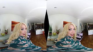 Try it: Big Tits, Big Ass  Blowjob VR Porn