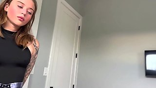 Gorgeous teen helps steprother cum so they can leave earlier