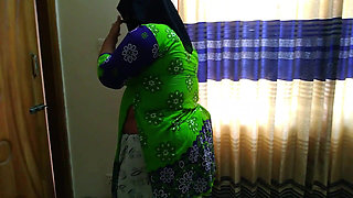 Egypt Hijabi BBW Maid Fucked by Boss's 20 Year Old Stepson When She Cleaning His Room in Morning