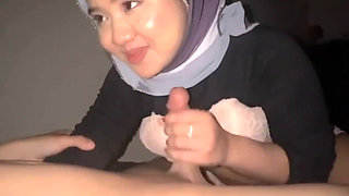 Fucked Wildly by My Hijab Girlfriend in Bed