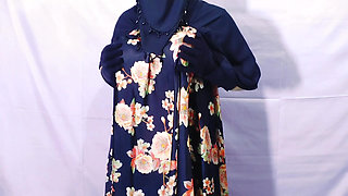 Muslim Hijabi Beautiful Housewife Fucking with Neighbor - With Clear Hindi Audio