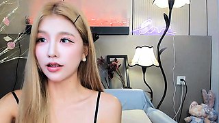 kiki veggie dildo play