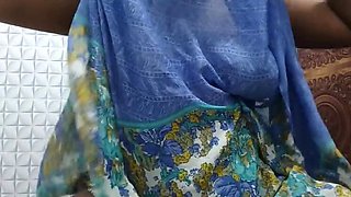 Desi Girl Hot Room Action - Skakoi Homemade StepMom & Teen Stepsister